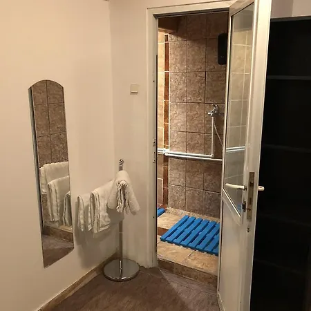 Apartment Brezoianu 21 Bucharest